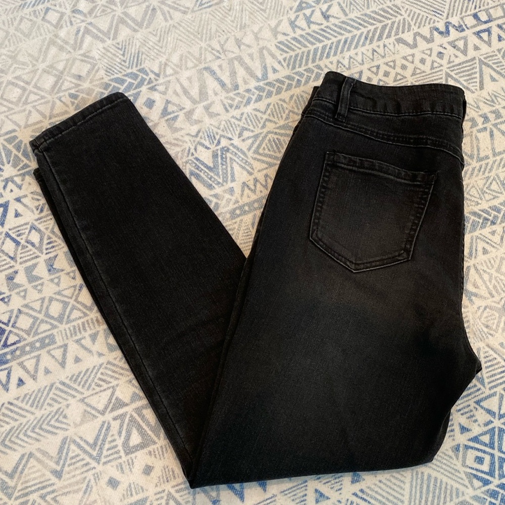 Miss Poured In Blue Black Jeans